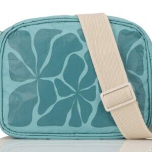 NWT ALOHA Collection• Wavy Le Tour Cross Body Bag Purse in Atlantic on Tide